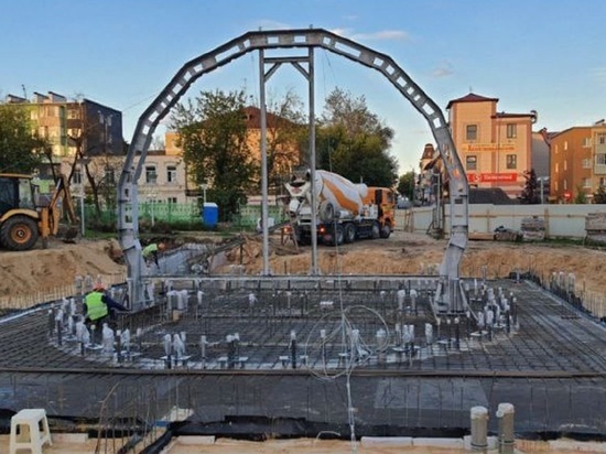 Шапша восхищен новым мультимедийным фонтаном в центре Калуги