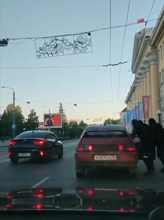 В социальных сетях Томска появилось видео с похищением человека