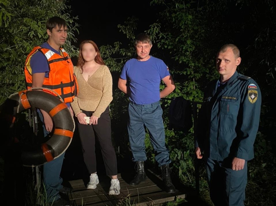 Пожарные спасли из воды белгородку со сведенной судорогой ногой