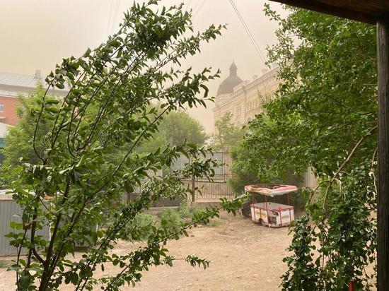 10 - летнюю девочку, пострадавшую во время пыльной бури, доставили в Астрахань