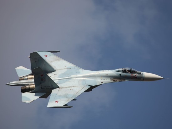 Над Балтикой российский Су-27 сопроводил самолёт-разведчик Франции