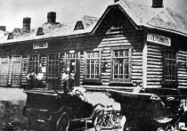 Впервые ревом автомобильного мотора дороги столицы Олонецкой губернии огласились 8 июля 1911 года