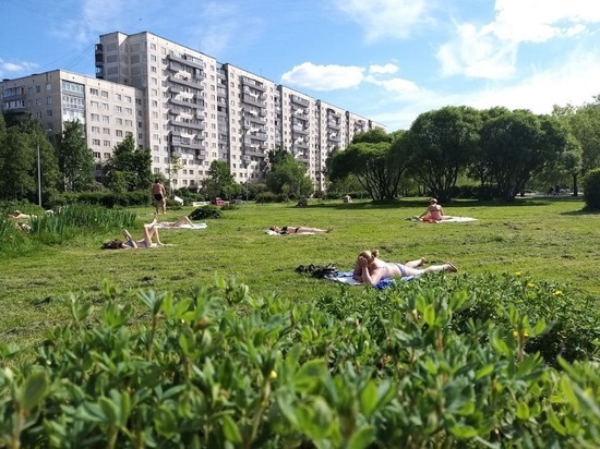 Петербург порадует туристов и местных жителей 34-градусной жарой на выходных