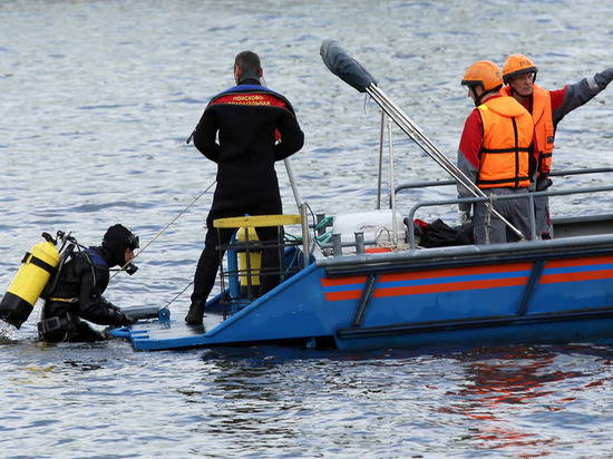 Спасатели достали из Большого Симагинского озера тело утонувшего мальчика