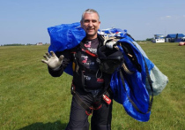 Неудачный прыжок с парашютом стал причиной гибели 48-летнего мастера по парашютному спорту Руслана Твердохлеба