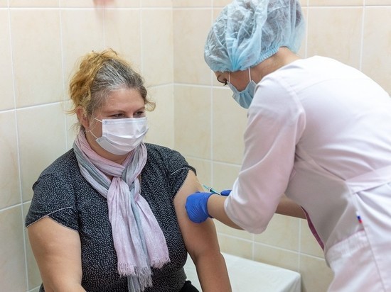 Более 93% поступившей COVID-вакцины израсходовали в Псковской области