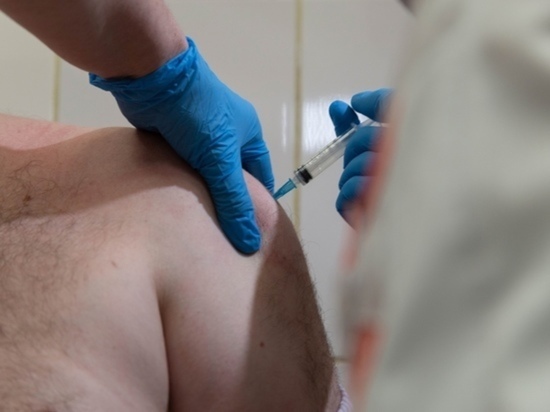 В Омскую область поставили более 22 000 доз вакцины от COVID-19