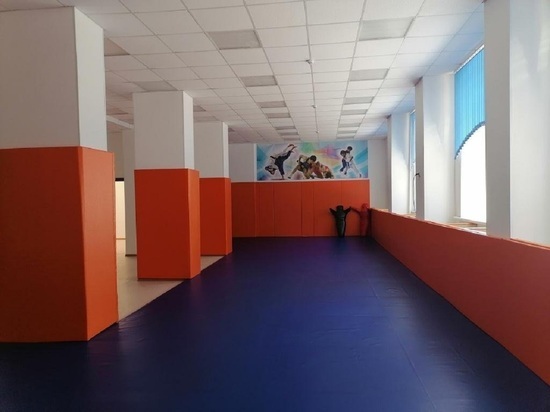 В кузбасском поселке открылся спортзал за 2,8 млрд рублей
