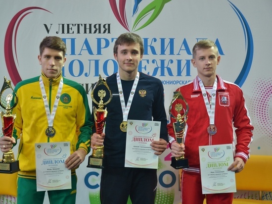 Гимнаст из Омска занял 1-е место на соревнованиях по прыжкам на батуте