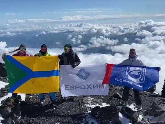 Невинномысские сотрудники «ЕвроХима» поднялись на вершину Эльбруса