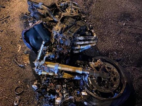 Под Анапой мотоцикл сгорел дотла в результате аварии