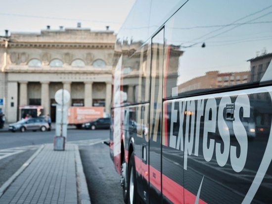 Желающим поехать в Таллин петербуржцам не хватает мест в автобусах