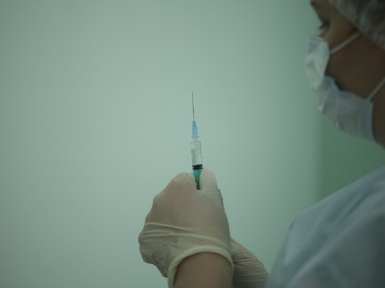 Петербургский врач рассказала, кому больше подходит вакцина «Спутник Лайт»