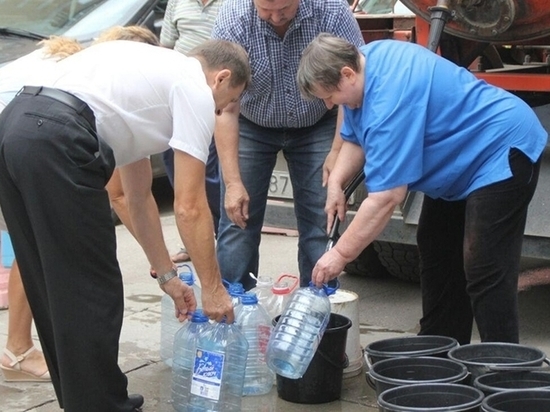 В Кирове прорвало трубу: почти 3 000 человек остались без воды