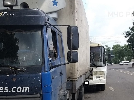 ДТП с автобусом произошло в калужском Кирове