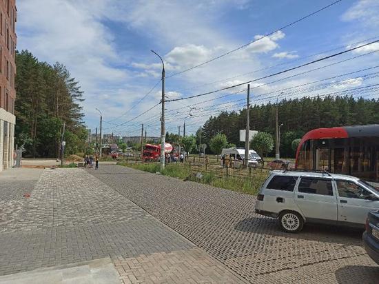 Три человека пострадали: трамвай и бетономешалка столкнулись в Ижевске