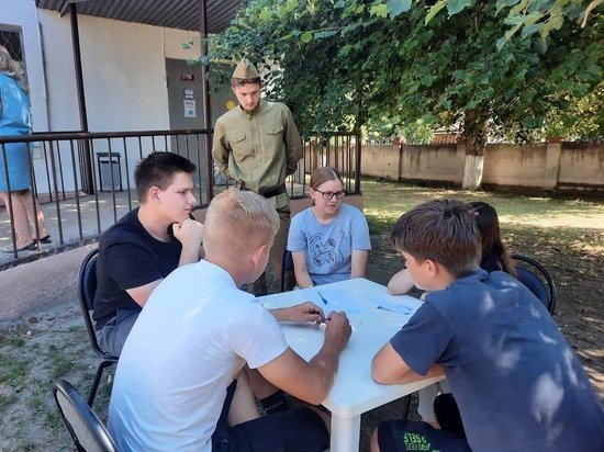 Юноши и девушки Серпухова исполнили роли журналистов военного времени