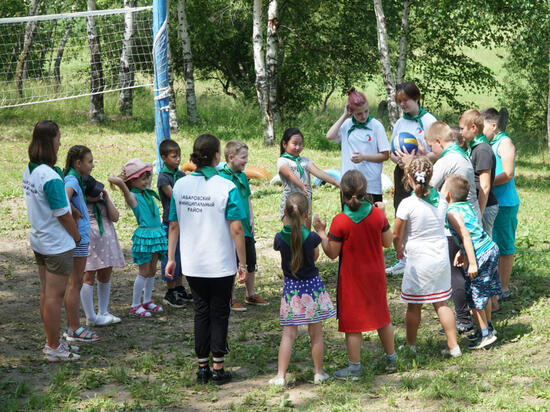 Школьники в Хабаровском крае не только отдыхают, но и зарабатывают