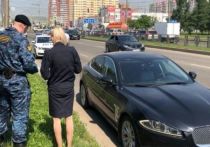 В Красноярске судебные приставы наложили арест на автомобиль английской марки "Jaguar", принадлежавший местному жителю