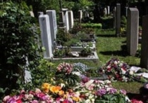 В Красноярске завершено расследование уголовного дела о краже венков с кладбища