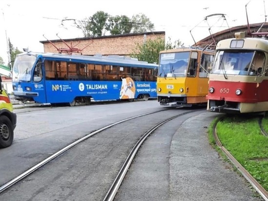 Трамвай сбил кондуктора в Екатеринбурге
