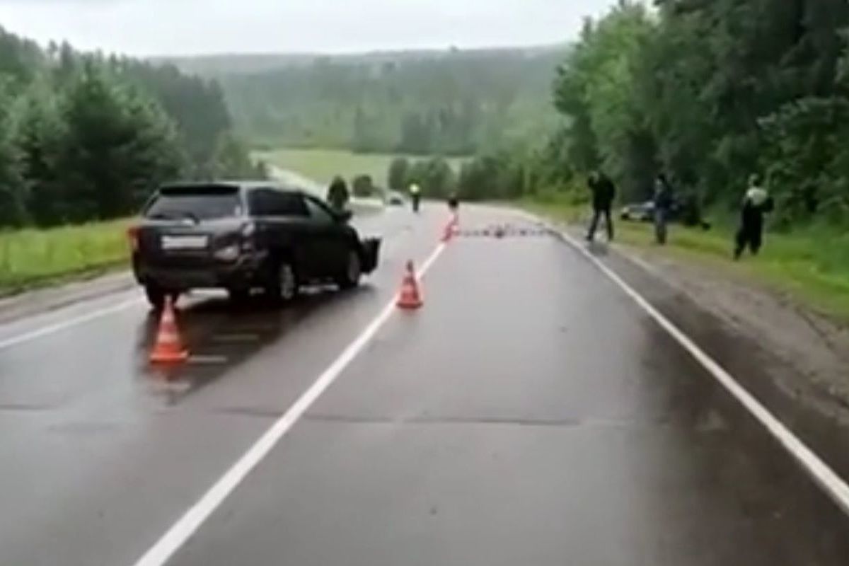 В тройном ДТП в Иркутской области погибло два человека - МК Иркутск