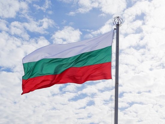 Англичане надругались над флагом Болгарии, спутав его с итальянским