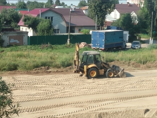 Рязанка пожаловалась губернатору на «захват» зеленой зоны на улице Ушакова