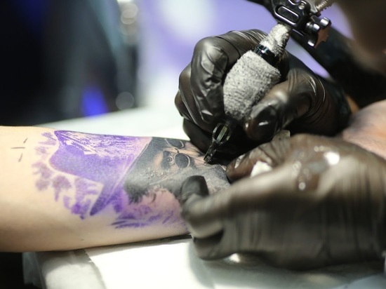 Ученые обнаружили в красках для татуировок опасные для жизни вещества