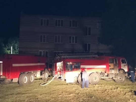 Почти 200 человек эвакуировали и 1 пострадал при пожаре в доме престарелых в Сосновском районе