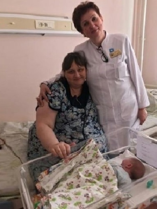 Тверские врачи несколько часов боролись за жизнь многодетной мамы и новорожденной девочки