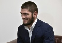 Бывший боец ММА Хабиб Нурмагомедов исполнил желание 66-летней поклонницы из США, сообщает Twitter-аккаунт Абсолютного бойцовского чемпионата (UFC)