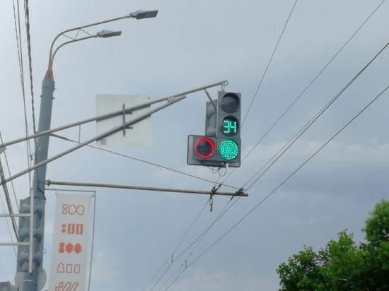 Новые светофоры заработали на проспекте Гагарина