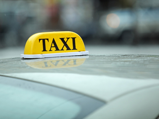 В Петербурге утвердили стандарт качества обслуживания для таксистов