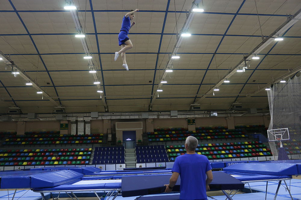 Фото тренировки Олимпийской сборной России по прыжкам на батуте в Хабаровске