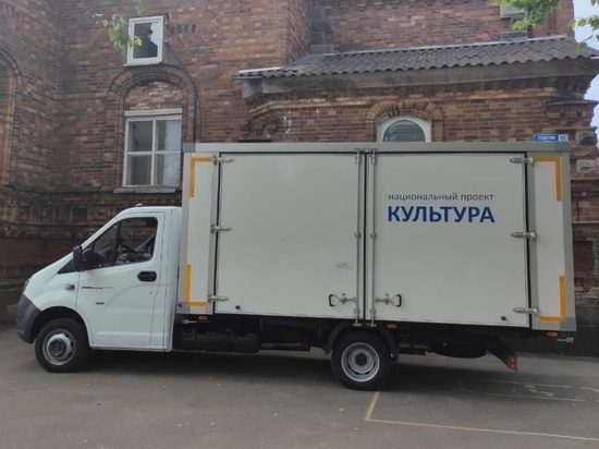 Передвижной концертной площадкой обзавелась Новгородская область