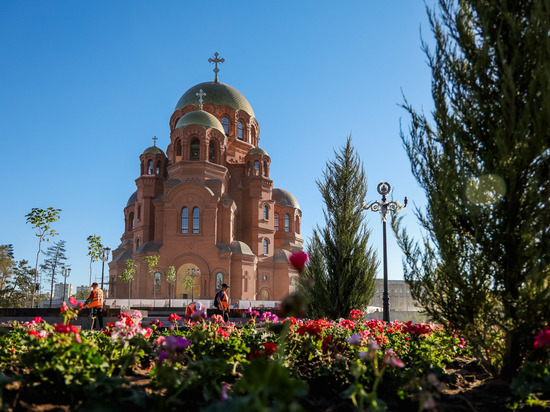 Бочаров и патриарх Кирилл наметили открытие главного храма Волгограда