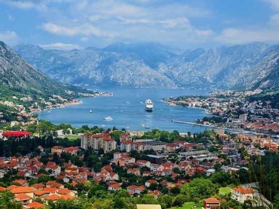 Россияне начали массово скупать жилье в Черногории ради паспортов
