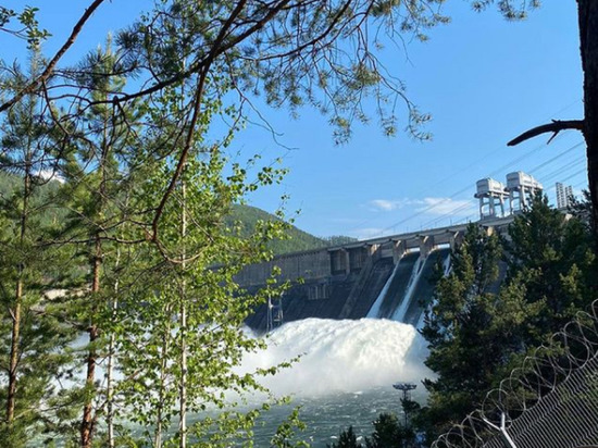 Водопад все: На Красноярской ГЭС закончили водосброс