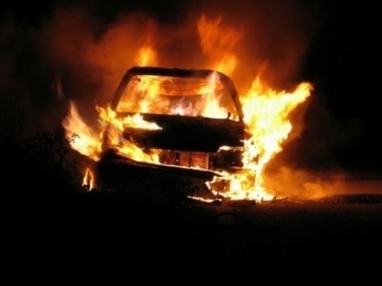 На Таганрогской в Ростове сгорели три машины