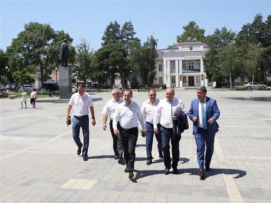 Юрий Бурлачко и Иван Демченко встретились с активистами Абинского района Кубани