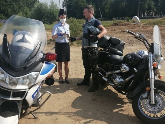 Водителям мототранспортных средств в Серпухове напомнили о безопасности