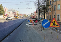 В рамках реализации проекта «Безопасные качественные дороги» в Туле продолжаются работы по комплексному ремонту дорог на улицах Октябрьской и Металлургов