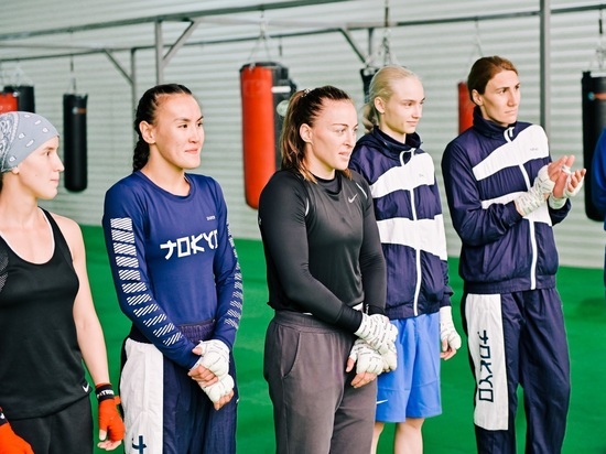 Женская сборная России по боксу едет в Японию из Бурятии