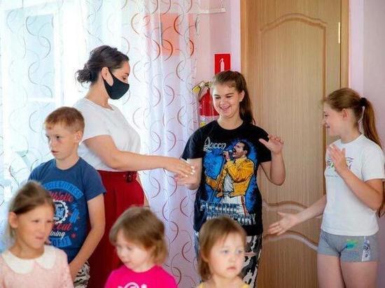 Юлия Саранова посетила социально-реабилитационный центр для несовершеннолетних в Тверской области