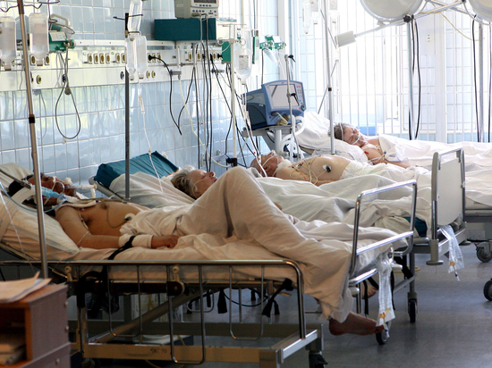 Из-за аномальной жары в Петербурге стали чаще госпитализировать людей с хроническими заболеваниями