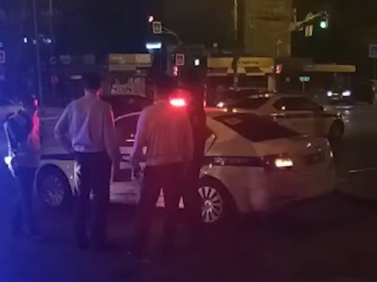 "Девятка" врезалась в машину ГИБДД в Екатеринбурге