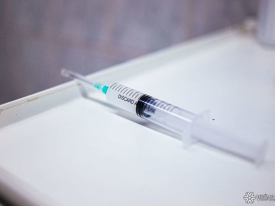 В Кузбассе продавцов и водителей обязали поставить прививку от COVID-19