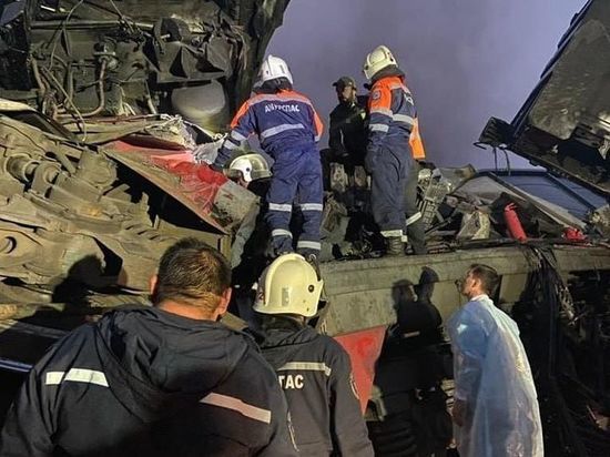 Спасатели извлекли тела пострадавших при столкновении поездов на севере Приамурья