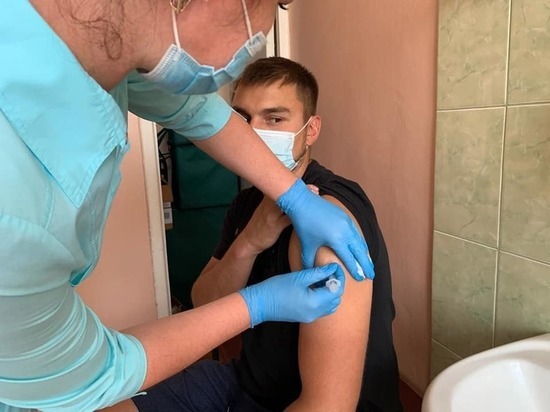Команда ХК «Тамбов» вакцинировалась от коронавируса в полном составе